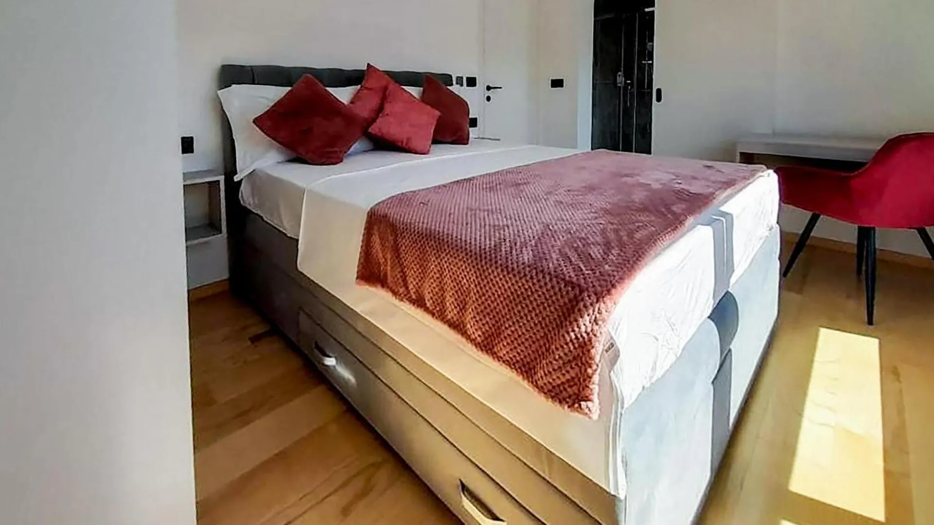 Amazing Home In Ližnjan בית נופש
